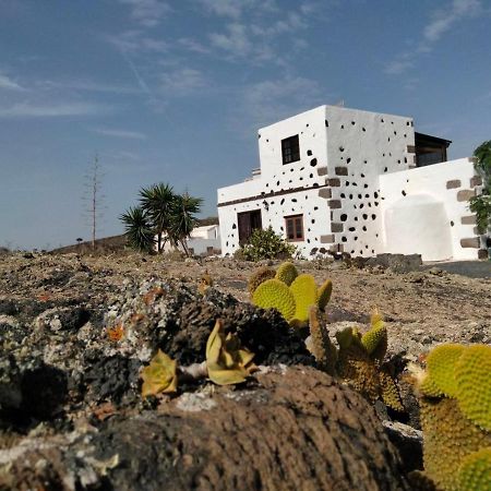 Lanzarote Casa Volcanica-Anclada Sobre La Lava Del Volcan Montana Blanca Eksteriør bilde